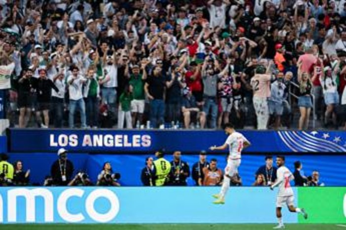 Mondiali, Iran segna e Mohebi fa segno della pistola ai tifosi: polemiche a Los Angeles