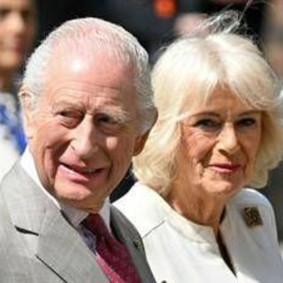Carlo e Camilla oggi in Vaticano, primi reali britannici a pregare con un Papa