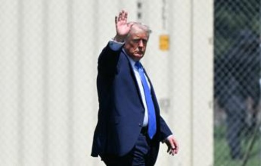 Trump in California, uomo armato arrestato prima dell'arrivo del presidente Trump in California, uomo armato arrestato prima dell'arrivo del presidente