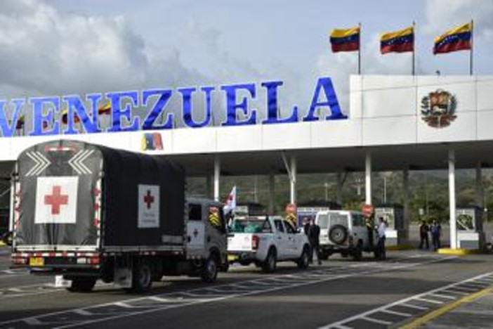 Venezuela in ginocchio dopo il terremoto, corsa contro il tempo per i soccorsi Venezuela in ginocchio dopo il terremoto, corsa contro il tempo per i soccorsi
