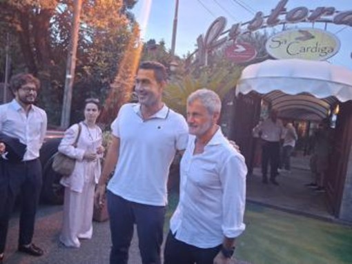 Vannacci e Alemanno a cena: "Berremo vino, qui per parlare di tante cose" Vannacci e Alemanno a cena: "Berremo vino, qui per parlare di tante cose"