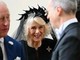 Camilla in nero in Vaticano, il velo firmato Philip Treacy nel segno della tradizione