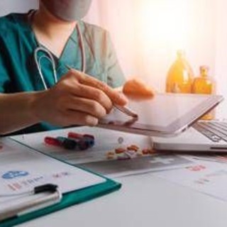 Certificato medico, visite per malattia e ricetta lunga: cosa cambia e da quando