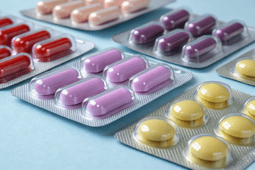 Carenza di antibiotici, lo studio: "Tra le cause aumento costi produzione e calo prezzi"