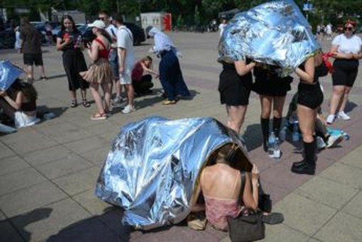 Caldo estremo si sposta, temperature giù in Italia da mercoledì. Record bollente in Germania e Polonia