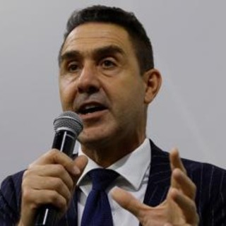 Sondaggio politico, Fratelli d'Italia cresce e Pd cala. Vannacci si ferma Sondaggio politico, Fratelli d'Italia cresce e Pd cala. Vannacci si ferma