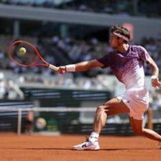 Roland Garros, paura per raccattapalle: Svajda lo colpisce, cos'è successo