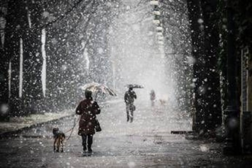 Perturbazione imminente, tornano pioggia e neve sull’Italia: le previsioni meteo