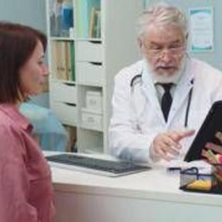 Giornata lupus, reumatologa: "Due anni per diagnosi, più attenzione ai sintomi"