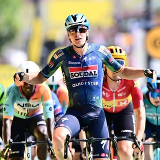 Merlier concede il bis in volata al Tour, Pogacar resta in giallo