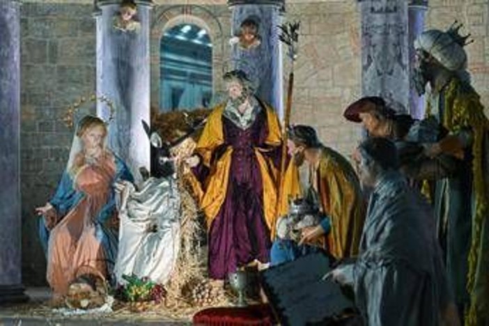 Presepe o presepio? Quale delle due forme è corretta secondo la Crusca