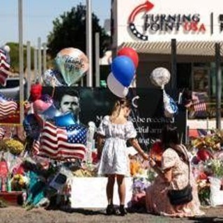 Omicidio Kirk, formalizzati 7 capi di accusa contro Tyler Robinson: sarà chiesta pena morte Omicidio Kirk, formalizzati 7 capi di accusa contro Tyler Robinson: sarà chiesta pena morte