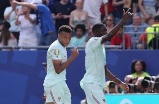 Francia-Marocco, Mbappé sbaglia rigore e si dispera Francia-Marocco, Mbappé sbaglia rigore e si dispera