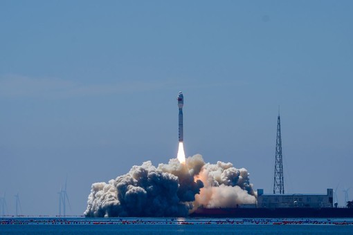 Cina, lanciati dal mare due satelliti iperspettrali nello Shandong