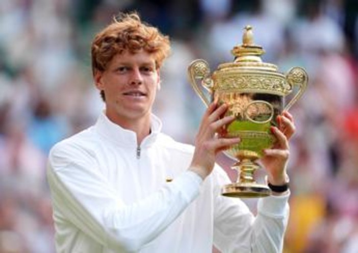 Sinner, missione 'back to back': il ritorno a Wimbledon è da brividi Sinner, missione 'back to back': il ritorno a Wimbledon è da brividi