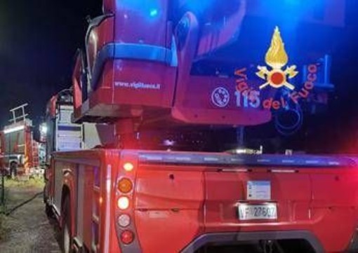 Roma, finisce con lo scooter contro guardrail: morto 56enne