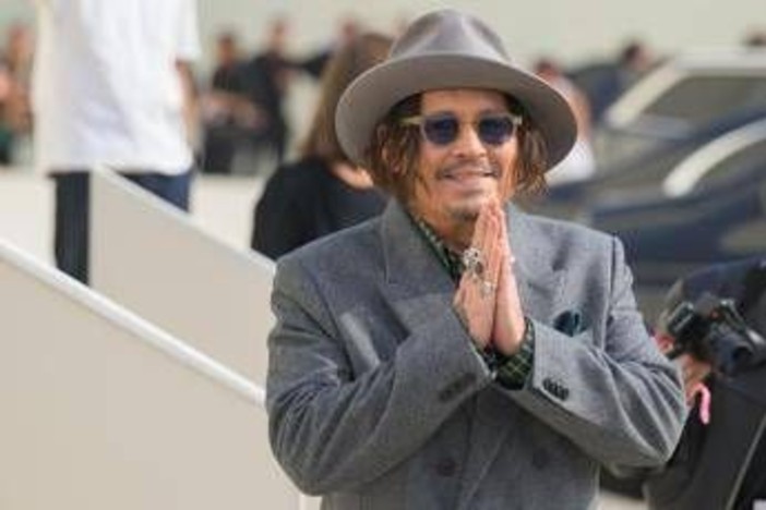 Il ritorno di Johnny Depp al cinema, Hollywood lo riaccoglie con 'Canto di Natale'