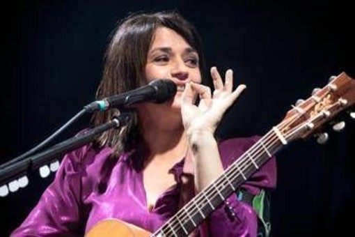 Carmen Consoli: "Partirei ora per Gaza, la gente muore" Carmen Consoli: "Partirei ora per Gaza, la gente muore"