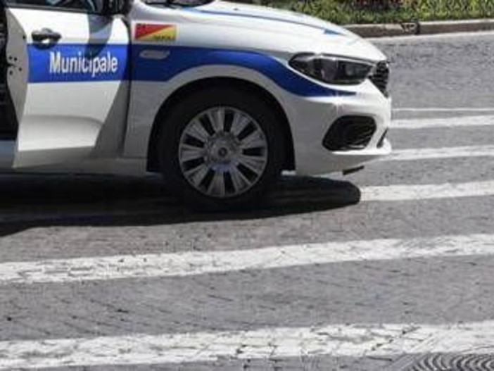 Napoli, investito mentre attraversa la strada: morto in ospedale il professor Italo Ferraro