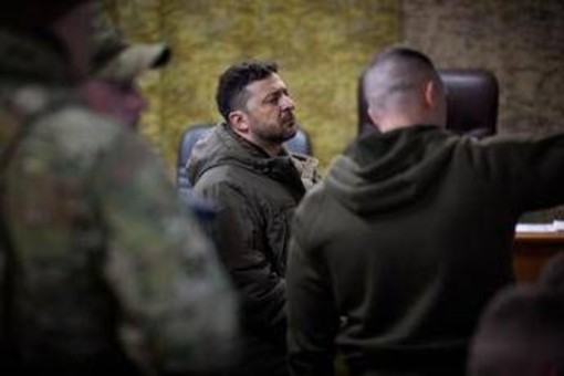 Ucraina, Zelensky in visita nel Donetsk: "Russia prepara offensiva primavera" Ucraina, Zelensky in visita nel Donetsk: "Russia prepara offensiva primavera"