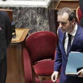 Francia, Lecornu salvo per 18 voti: respinta prima mozione di sfiducia