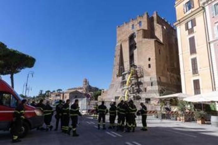 Crollo Torre dei Conti, l'autopsia sull'operaio: "Octay Stroici è morto per schiacciamento" Crollo Torre dei Conti, l'autopsia sull'operaio: "Octay Stroici è morto per schiacciamento"