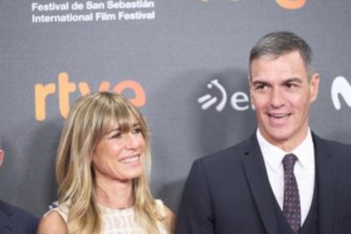 Sanchez, la moglie del premier sarà processata per traffico influenze e appropriazione indebita Sanchez, la moglie del premier sarà processata per traffico influenze e appropriazione indebita