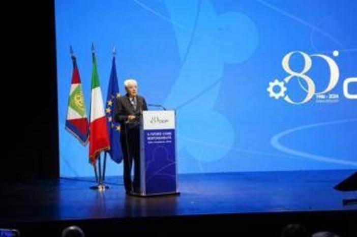 Mattarella: "Funzionari pubblici a servizio esclusivo della Nazione" Mattarella: "Funzionari pubblici a servizio esclusivo della Nazione"