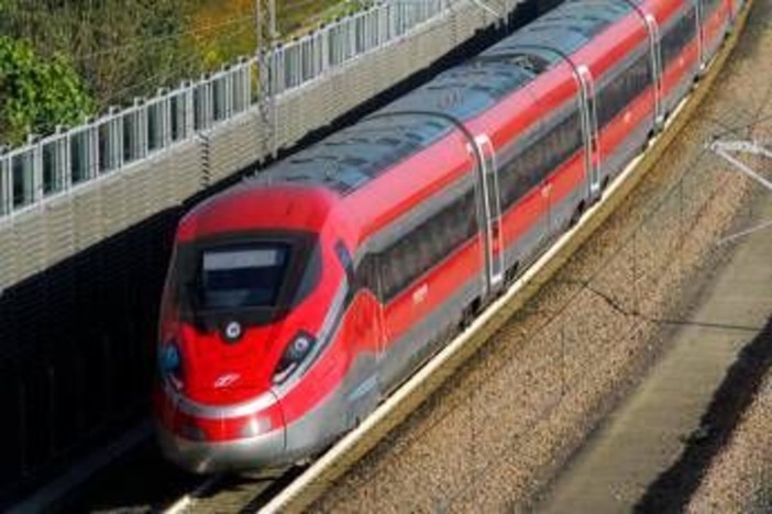 Treni, ripresa la circolazione sulla linea Alta Velocità Roma-Firenze Treni, ripresa la circolazione sulla linea Alta Velocità Roma-Firenze