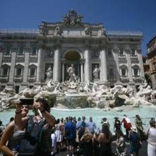 Fontana di Trevi a pagamento? "Solo ipotesi, non c'è data né decisione"
