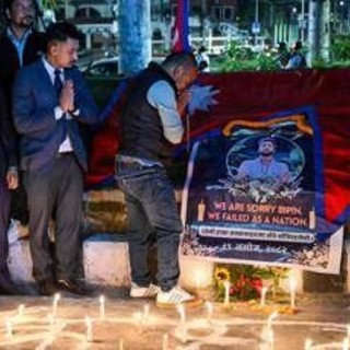 Israele: "Hamas non recupera corpi ostaggi". Trump: "Attacchi riprendono al mio segnale"