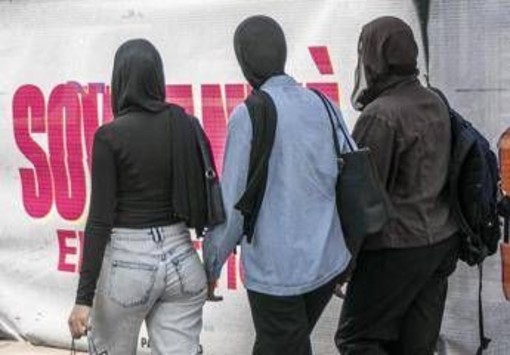 Burqa, hijab e chador: quali sono le differenze tra i veli Burqa, hijab e chador: quali sono le differenze tra i veli