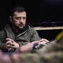 Ucraina, Zelensky e il 'regalo di Natale' di Putin: "Attacco massiccio in corso, ora più pressioni per la pace"