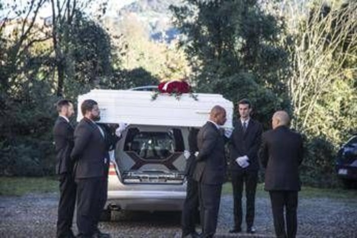 Femminicidio Pamela Genini, il parroco: "Era un raggio di sole, sfigurata da egoismo e prepotenza"