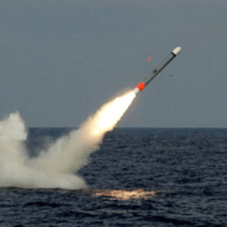 "Zelensky vuole i Tomahawk? Noi ne abbiamo tanti", Trump accende le speranze di Kiev "Zelensky vuole i Tomahawk? Noi ne abbiamo tanti", Trump accende le speranze di Kiev