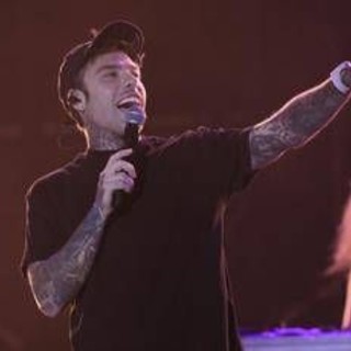 Dalla malattia al divorzio, Fedez sul suo nuovo libro: "Doveva chiamarsi 'Vivisezione di uno stronzo'"