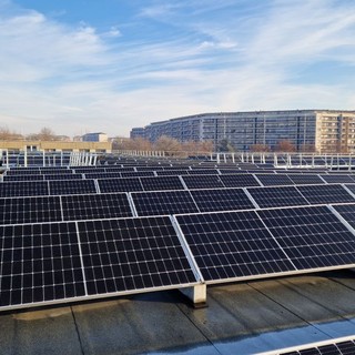 Torino, la città dove la posta viaggia a energia pulita