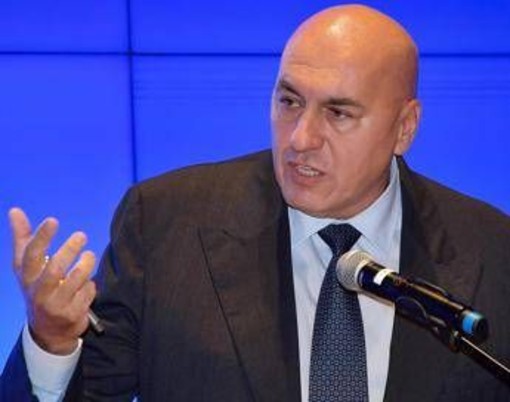 Spazio, Crosetto: "Infrastrutture spaziali spina dorsale dei servizi essenziali" Spazio, Crosetto: "Infrastrutture spaziali spina dorsale dei servizi essenziali"