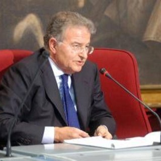 Cicchitto: "Meloni durerà 5 anni, Forza Italia sopravviverà perché serve partito anti-Salvini"