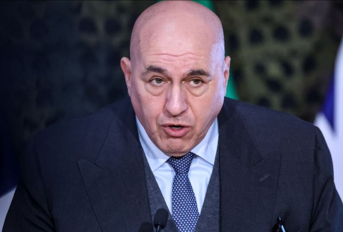 Iran, Crosetto “Attacco non condiviso e fuori del diritto internazionale”