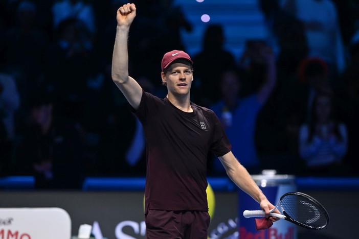 Sinner ancora re dei “Maestri”, Alcaraz ko in 2 set a Torino