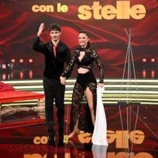 Ballando, standing ovation per Delogu: il gesto di Nikita dopo l'esibizione Ballando, standing ovation per Delogu: il gesto di Nikita dopo l'esibizione