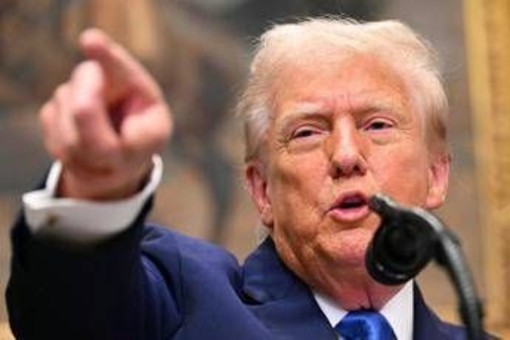 Ucraina, Trump sempre più con Kiev: intelligence per colpire Russia Ucraina, Trump sempre più con Kiev: intelligence per colpire Russia