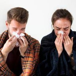 Torna il freddo, Pregliasco: "Stress per l'organismo, favorisce infezioni respiratorie" Torna il freddo, Pregliasco: "Stress per l'organismo, favorisce infezioni respiratorie"