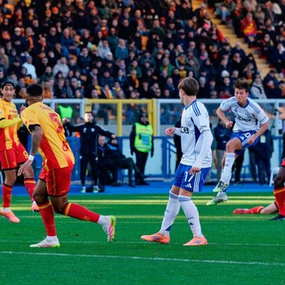 Il Como cala il tris a Lecce e torna alla vittoria