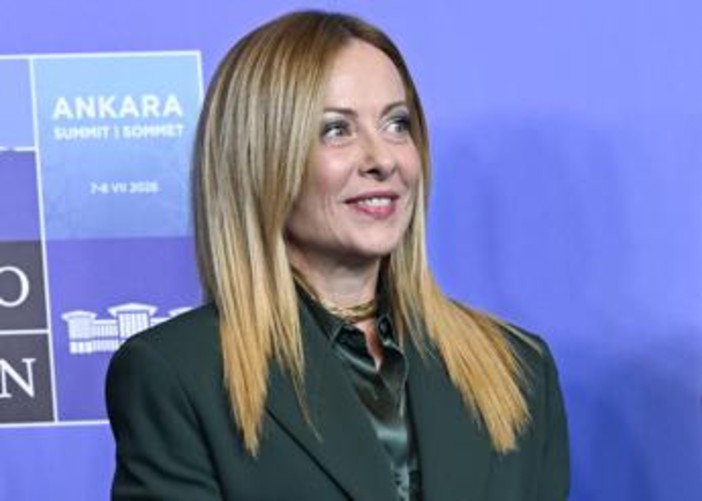 Meloni: “Rispettiamo impegni Nato ma stabiliamo noi priorità”. Su Trump: “Non mi pento di nulla"