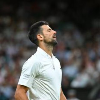 Wimbledon, Djokovic litiga con il suo angolo: "State calmi" Wimbledon, Djokovic litiga con il suo angolo: "State calmi"