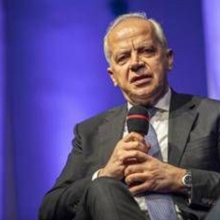Via libera Cdm a decreti su Intelligenza artificiale, Piantedosi: "Al servizio della polizia, ma nessun Grande Fratello"