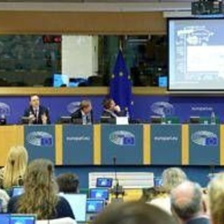 Alimentazione, Nourishment Table: "Non solo dieta sana ma anche nutrizione adeguata"