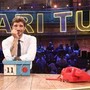 Jovanotti e Morandi con le figlie ad 'Affari Tuoi' da De Martino. Ma Sanremo non c'entra